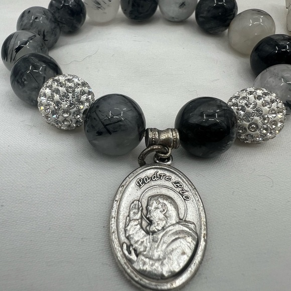 Padre Pio Charm on Jadeite gemstone stretch bracelet - Picture 9 of 9